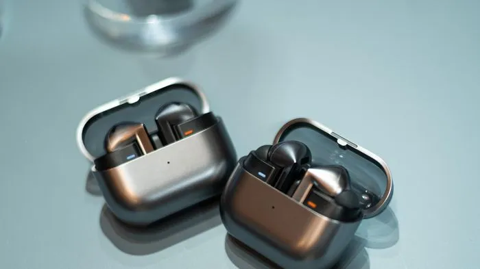 Tai nghe lỗi, Samsung phải hoãn giao hàng Galaxy Buds 3 Pro