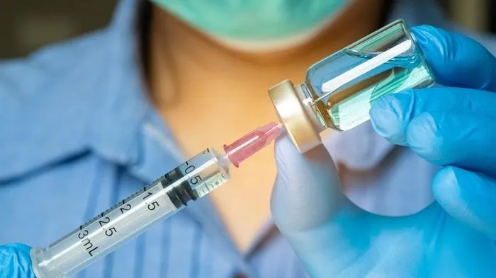 Ai cần tiêm vaccine bạch hầu?