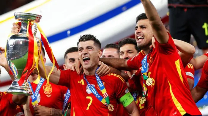 UEFA sẽ phạt nặng Rodri và Morata