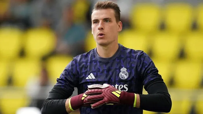 Real Madrid ra giá bán Lunin