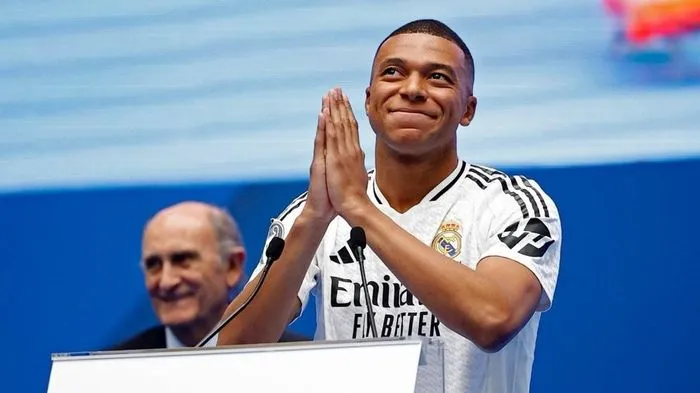 Tình trạng mũi của Mbappe