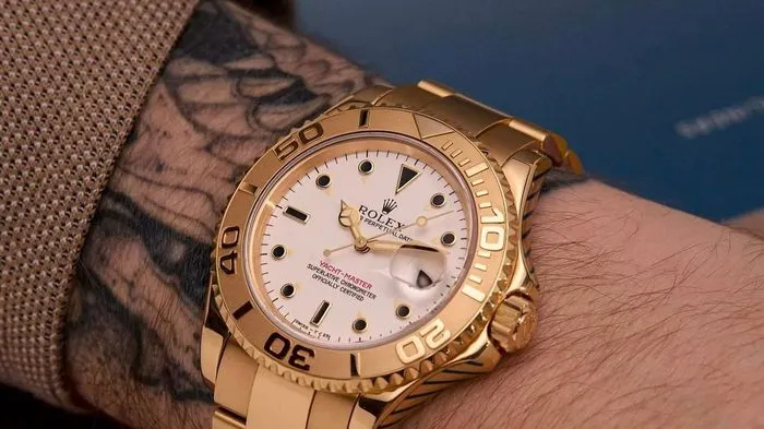 Giá bán Rolex tiếp tục giảm