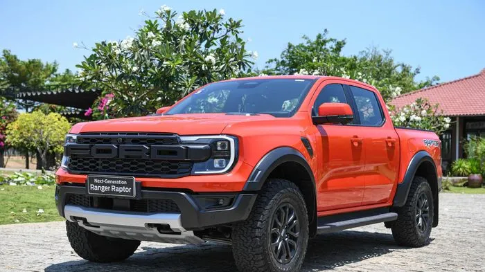 Ford Ranger dẫn đầu, xe Nhật vẫn áp đảo top bán chạy