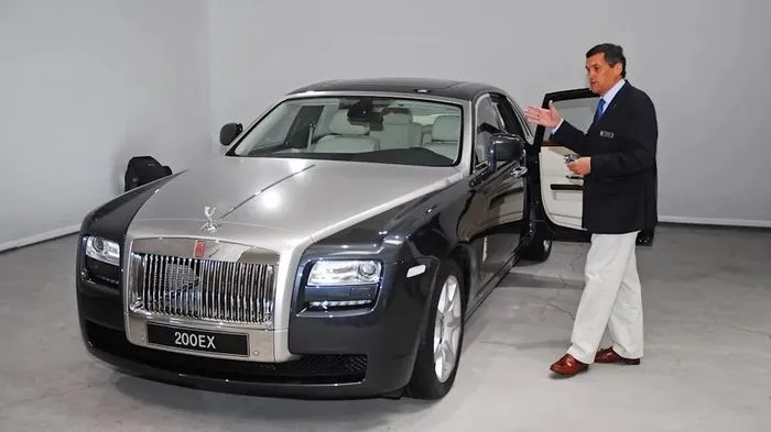 Bộ sưu tập xe của nhà thiết kế Rolls-Royce có gì khiến ông bị nạn?