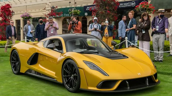 Siêu xe Hennessey Venom F5 mạnh hơn 1.800 mã lực gặp tai nạn