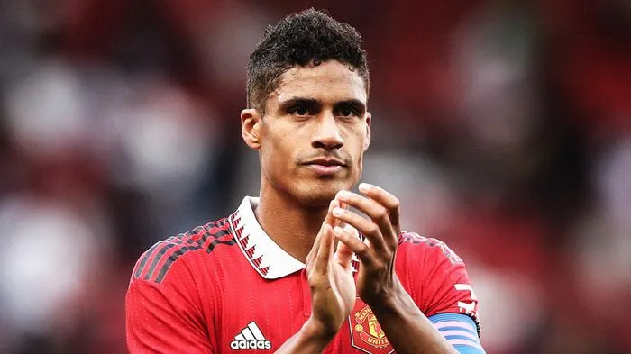 Varane có bến đỗ mới