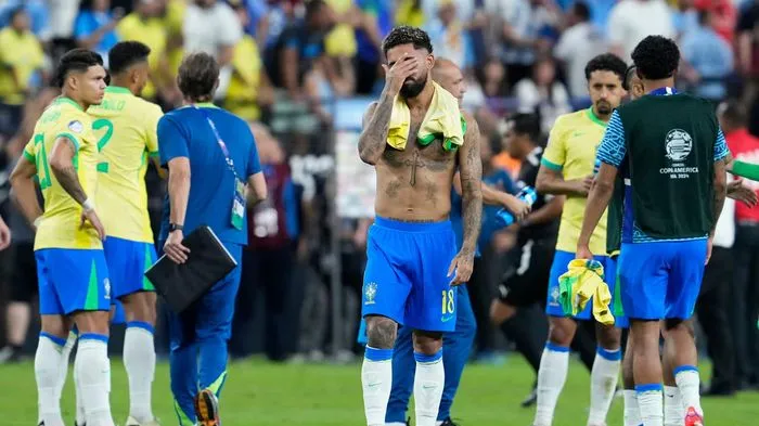 Tuyển Brazil bị loại khỏi Copa America