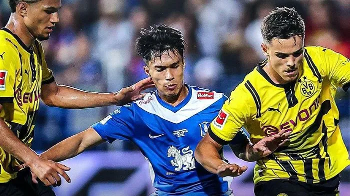 Dortmund thua sốc 0-4 trước CLB Thái Lan