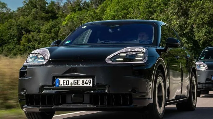 Hình ảnh đầu tiên của Porsche Cayenne thuần điện