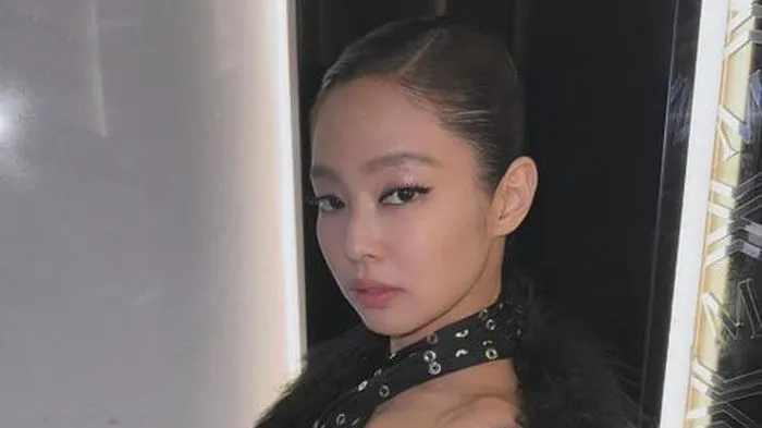 YG bị ‘vạ lây’ giữa ồn ào của Jennie