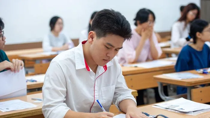 100 đại học công bố điểm sàn theo điểm tốt nghiệp THPT