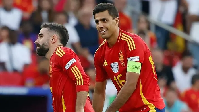 Carvajal chèo kéo Rodri tới Real Madrid