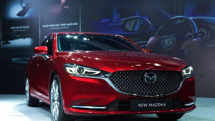 Mazda ‘quay xe’, bán trở lại Mazda6 bản 2.5L