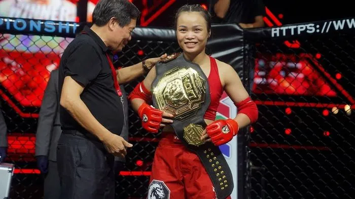 Nữ võ sĩ Việt Nam tái xuất sàn đấu MMA