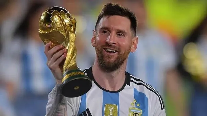 Messi úp mở chuyện giải nghệ