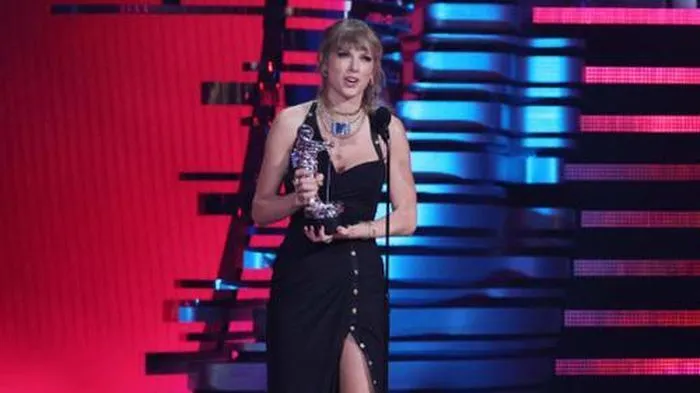 Đồng nghiệp nói về Taylor Swift: ‘Cô ấy là một biểu tượng’