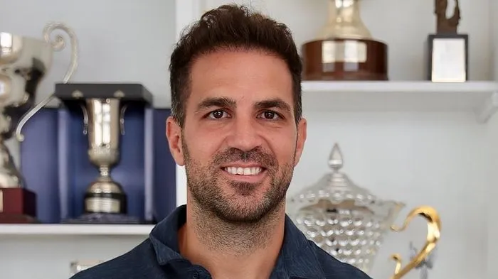 Fabregas hợp thức hóa ghế HLV trưởng Como