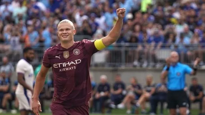 Haaland lập hat-trick, Man City hạ Chelsea