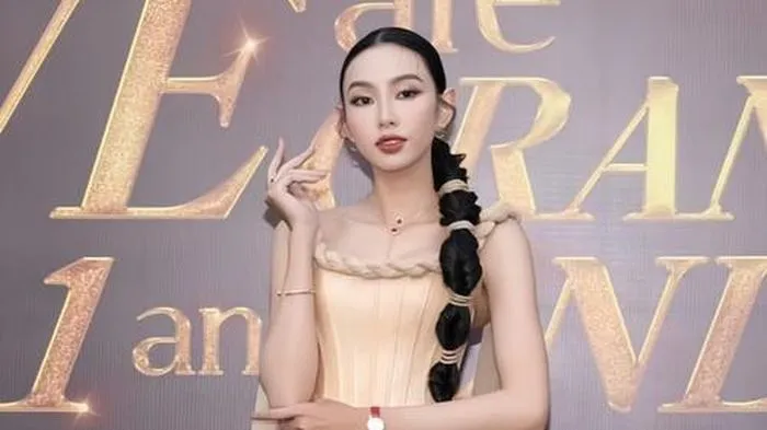 Hoa hậu Thùy Tiên đeo phụ kiện hơn 1,5 tỉ đến chung kết Miss Grand Vietnam